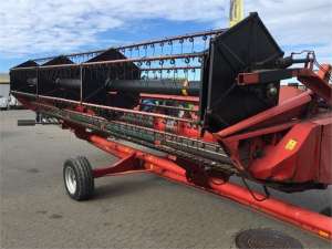 Сельхозтехника. Зерноуборочный комбайн Massey Ferguson 40 RS.