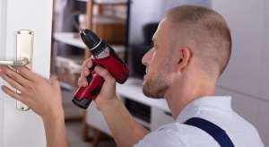 Служба аварийного открытия замков Locksmith-services - объявление