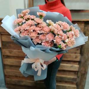 Служба доставки цветов в Харькове, розы, гвоздики, тюльпаны, ирисы в ассортименте - объявление