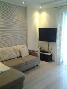 Срочно!Сдам 1 ком.квартира в ЖМ Радужный.Есть все.375 $.Варианты. - объявление