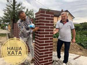 Суцільні стовпи від виробника у формі клінкерної цегли.