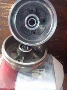 Тормозные барабаны MAXGEAR 19-1030 с подшипниками SNR fc12025s09 - оголошення