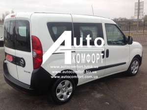Установка (врезка) автостекол на Opel Combo D (2011-) - оголошення