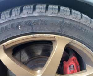 комплект зимней резины Brigestone Blizzak lm25 215/45 R17 - оголошення