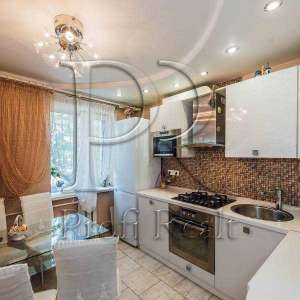 продаж 4-к квартира Київ, Дніпровський, 68000 $