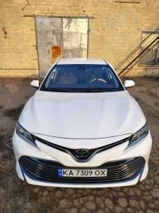 продаж Toyota Camry, 21000 $