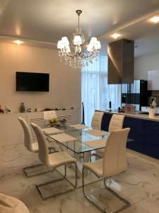 продам 4К новострой 200м, новый люкс ремонт, мебель, м.Бот.Сад
