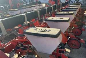 ѳ  Kuhn Planter 2, 7000$