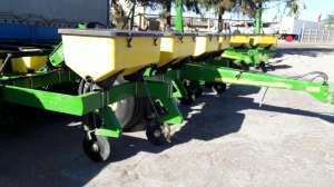 ѳ JD 1780 John Deere