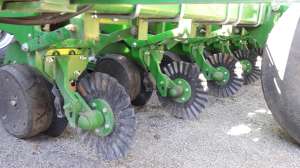 ѳ JD 1780 John Deere