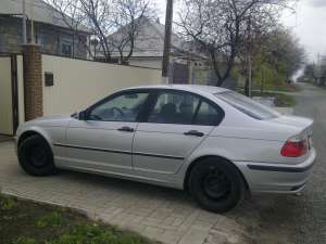 ����� ����