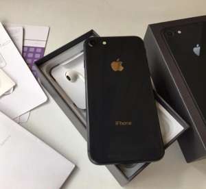 ������ Iphone 8 128 GB
