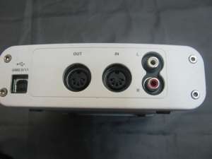 ������ �������� ����� Tascam US-122L