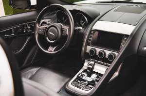 ������ ���������� Jaguar F-Type