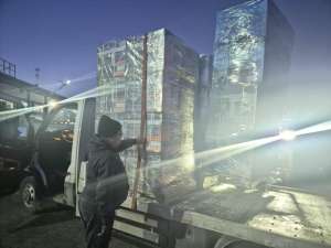 ���������� �� 400 ������ ������ � �������